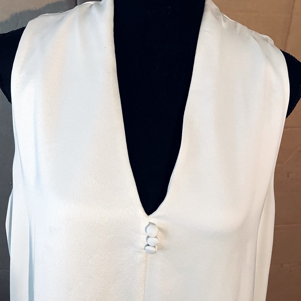 Taylor White Ruffled V-Neck
Sundress - Picture 4 of 6